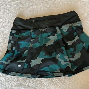 Lululemon tennis skirt size 4. Newer updates camouflage Excellent condition!